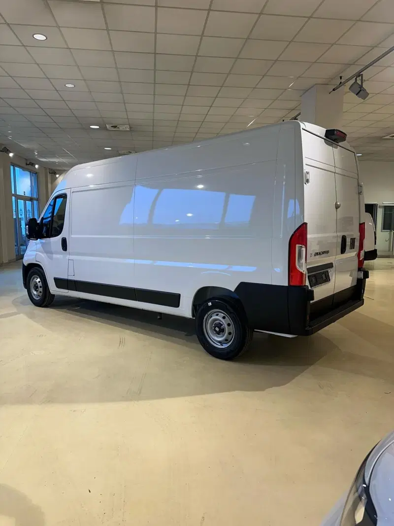 Fiat Ducato Furgone nuova a Milano (4)