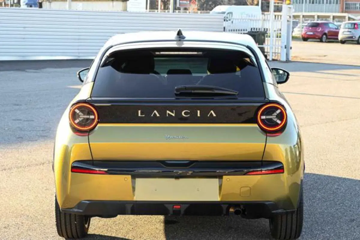 Lancia Ypsilon nuova a Torino (6)