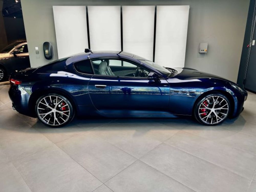 Maserati Granturismo nuova a Torino (4)