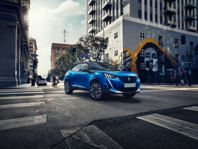 Peugeot 2008 BlueHDi 130 S&amp;S EAT8 GT Pack del 2022 usata a Modena