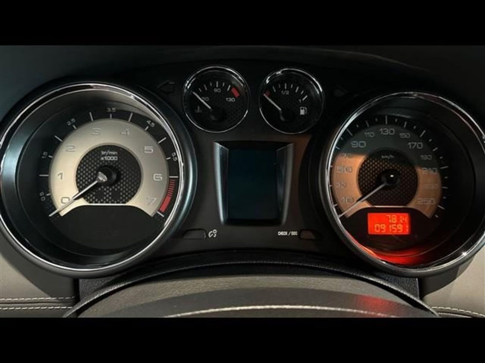 Peugeot RCZ usata a Reggio Emilia (12)