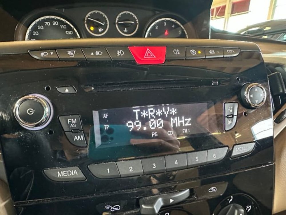 Lancia Ypsilon usata a Vicenza (10)