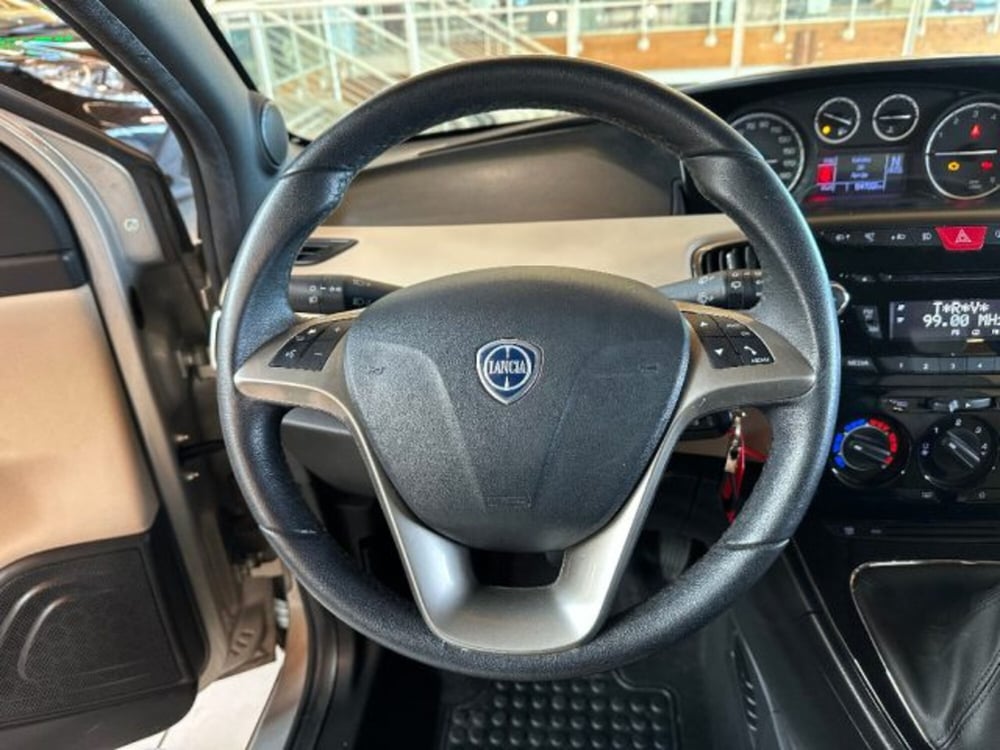 Lancia Ypsilon usata a Vicenza (14)