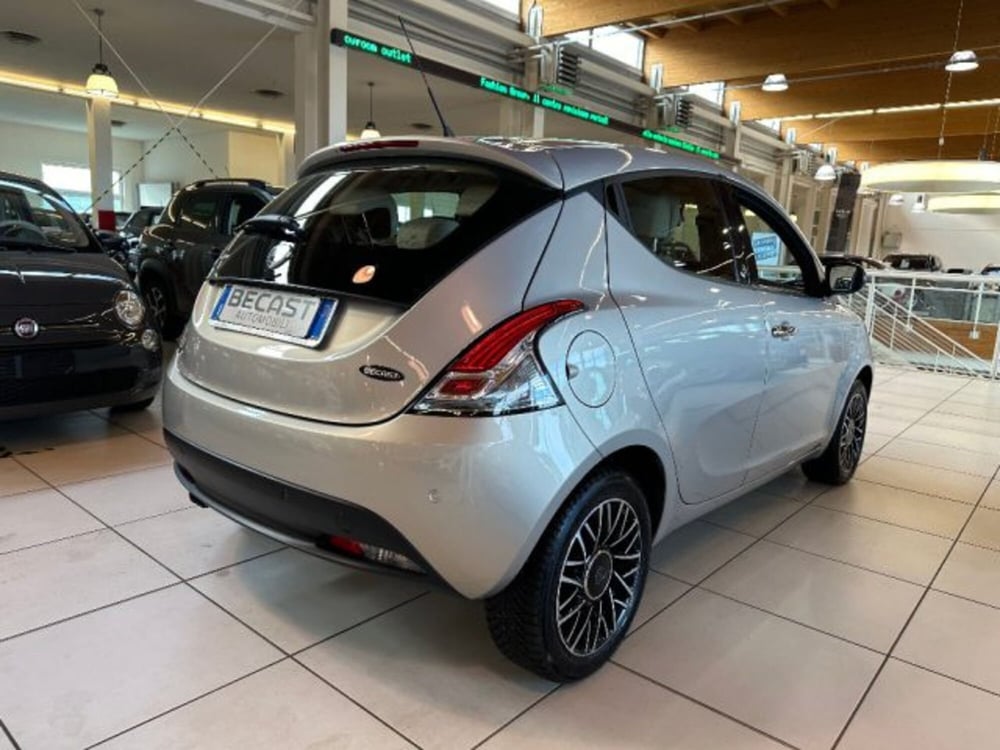 Lancia Ypsilon usata a Vicenza (3)
