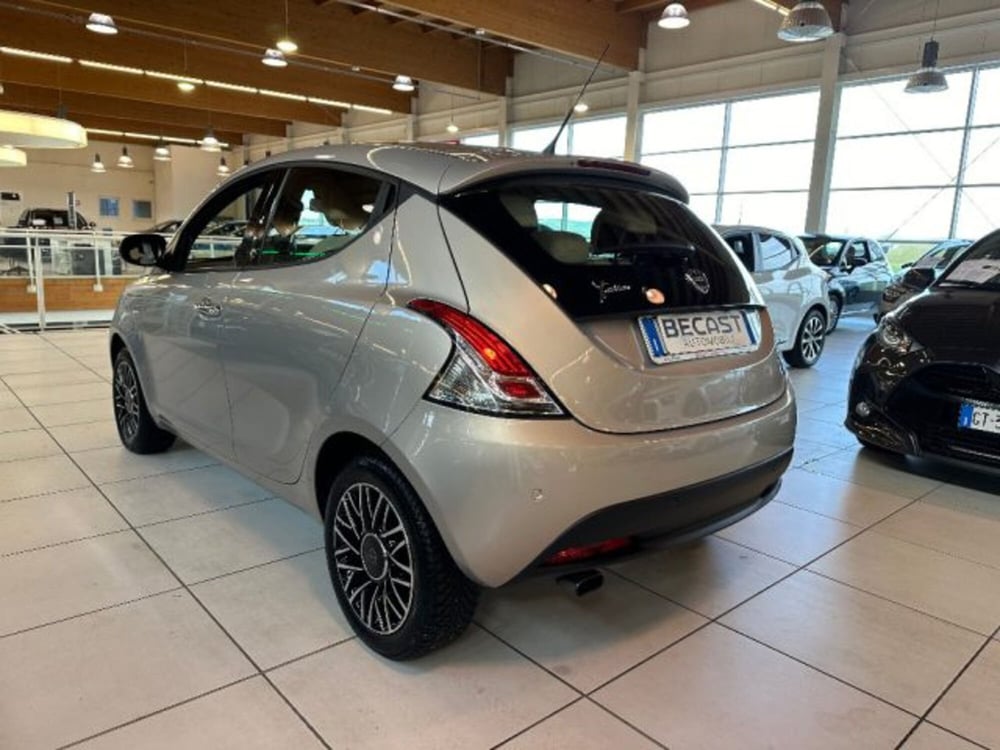 Lancia Ypsilon usata a Vicenza (4)