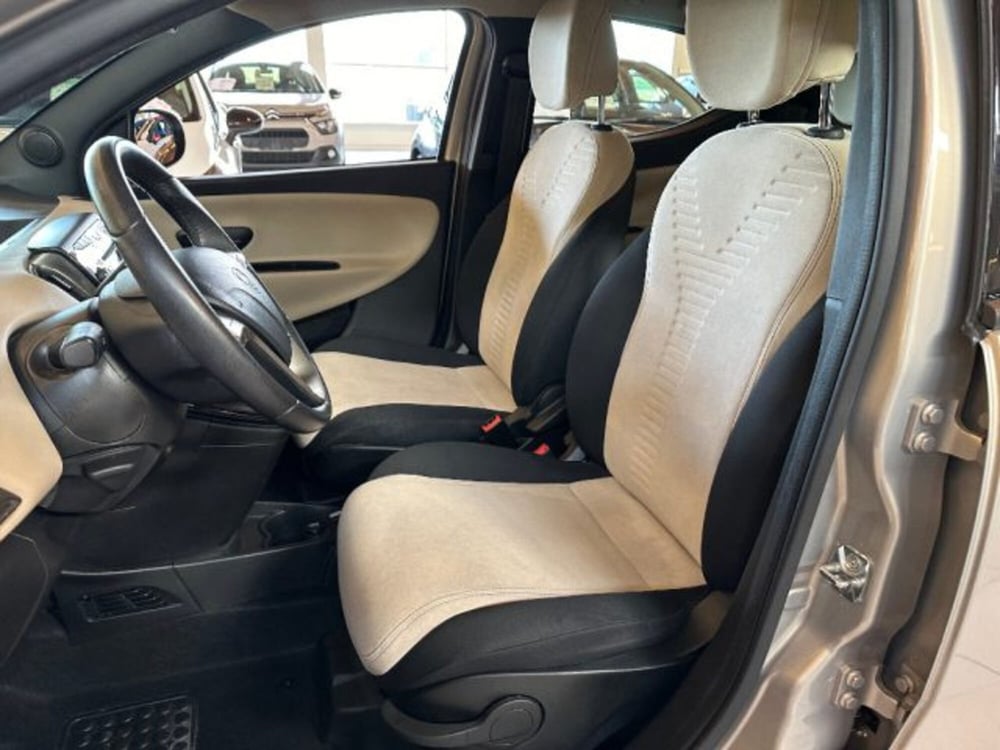 Lancia Ypsilon usata a Vicenza (8)