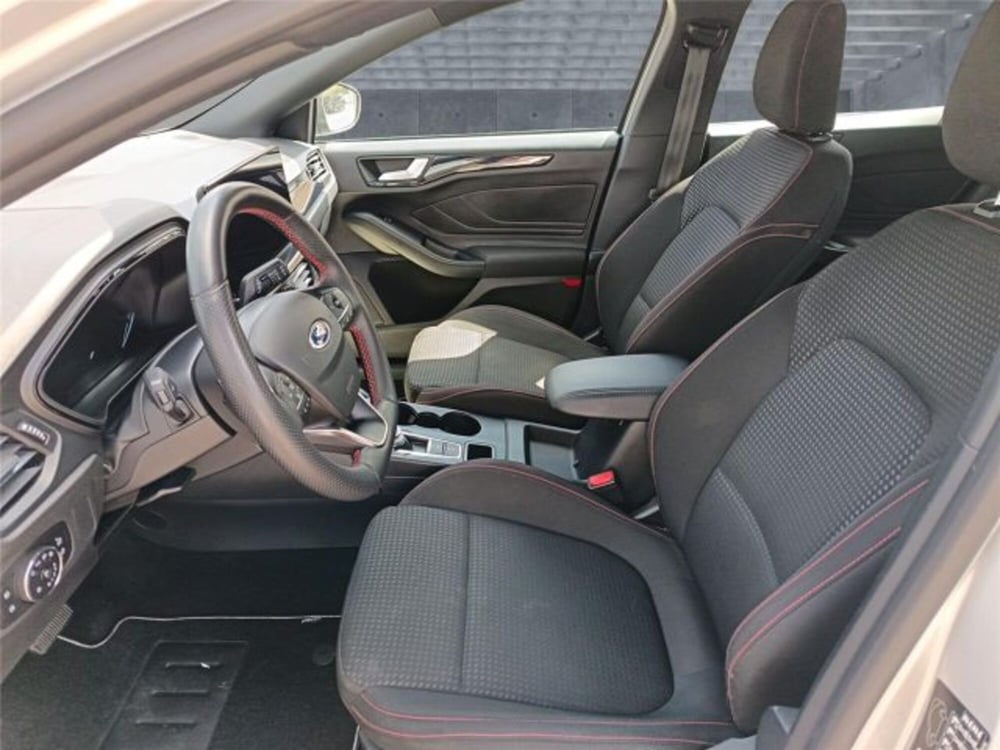 Ford Focus Station Wagon usata a Bari (10)
