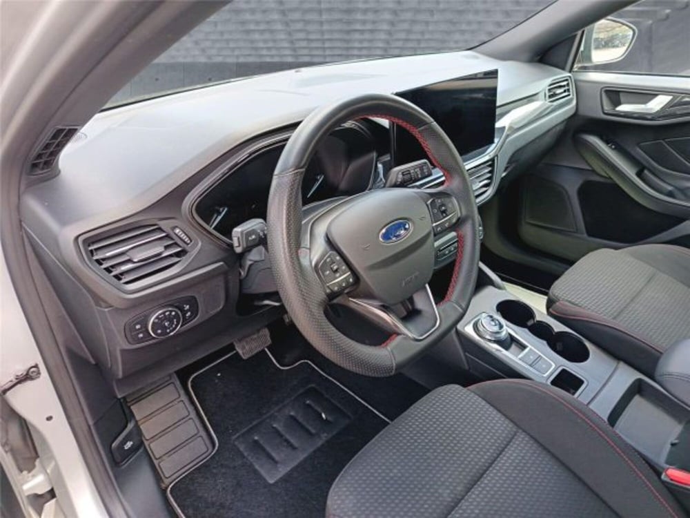 Ford Focus Station Wagon usata a Bari (11)