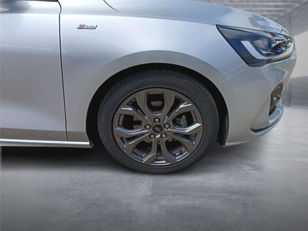Ford Focus Station Wagon usata a Bari (8)