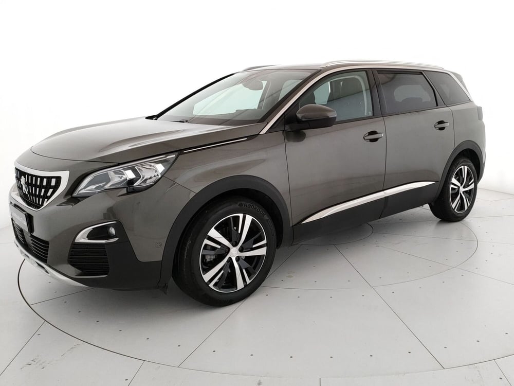 Peugeot 5008 nuova a Caserta