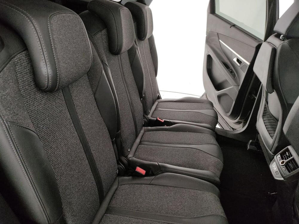 Peugeot 5008 nuova a Caserta (11)