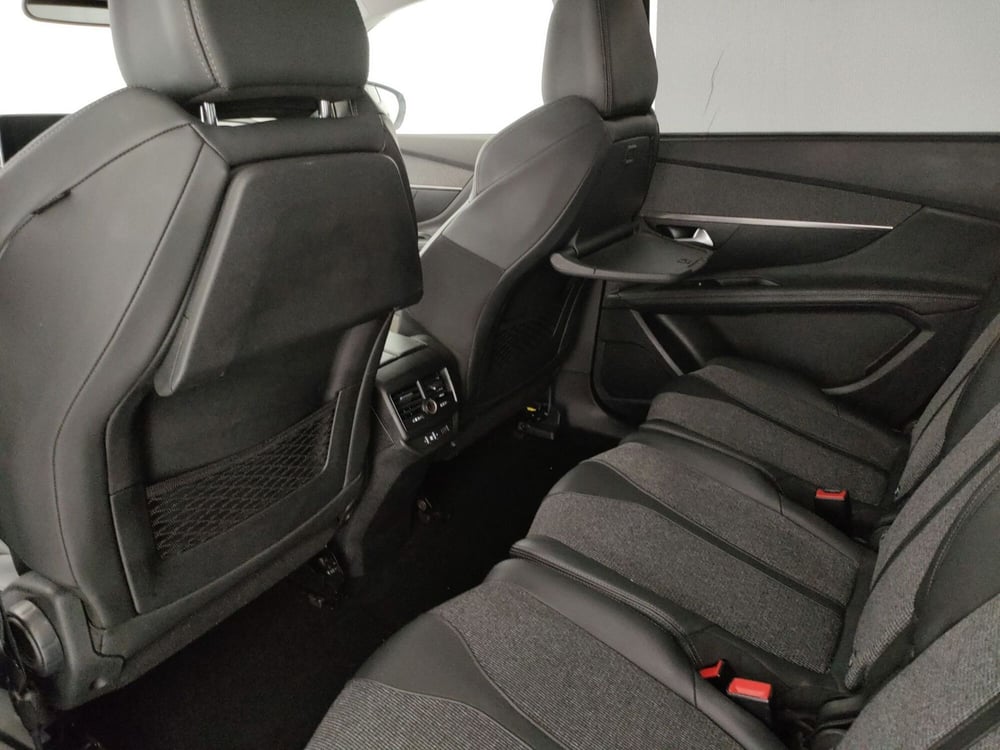 Peugeot 5008 nuova a Caserta (16)