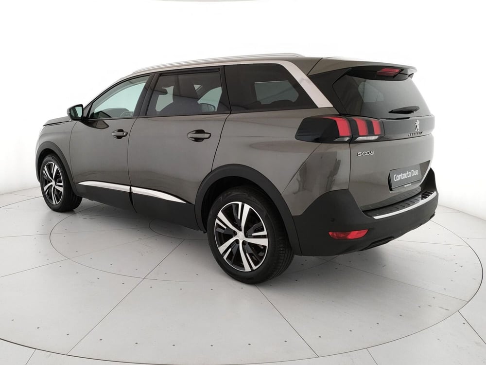 Peugeot 5008 nuova a Caserta (7)