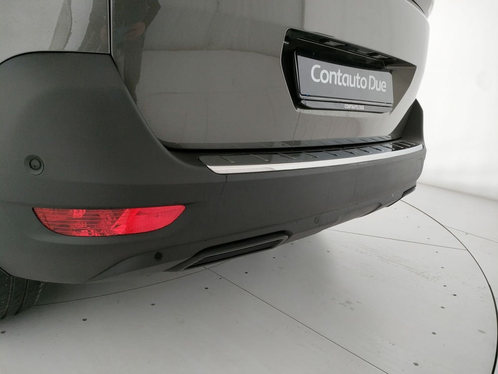 Peugeot 5008 nuova a Caserta (9)