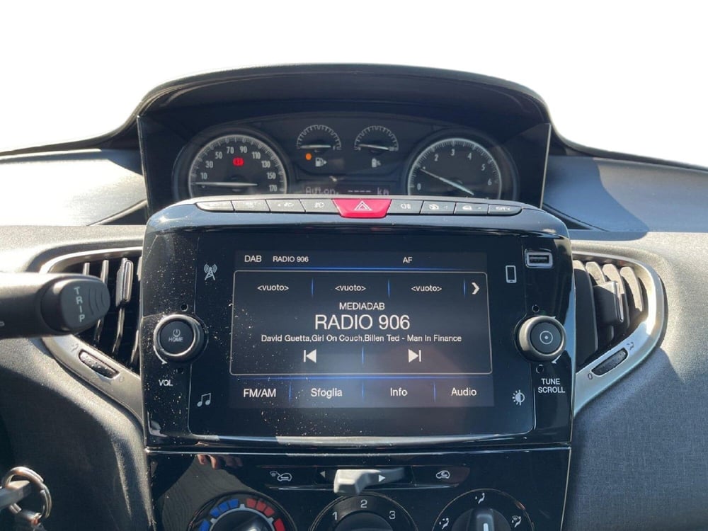 Lancia Ypsilon usata a Torino (13)