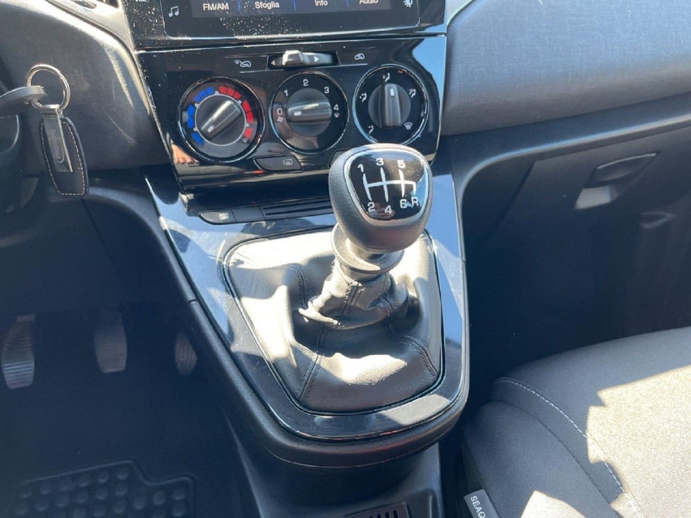 Lancia Ypsilon usata a Torino (14)