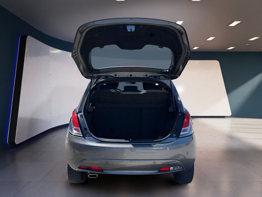 Lancia Ypsilon usata a Torino (7)