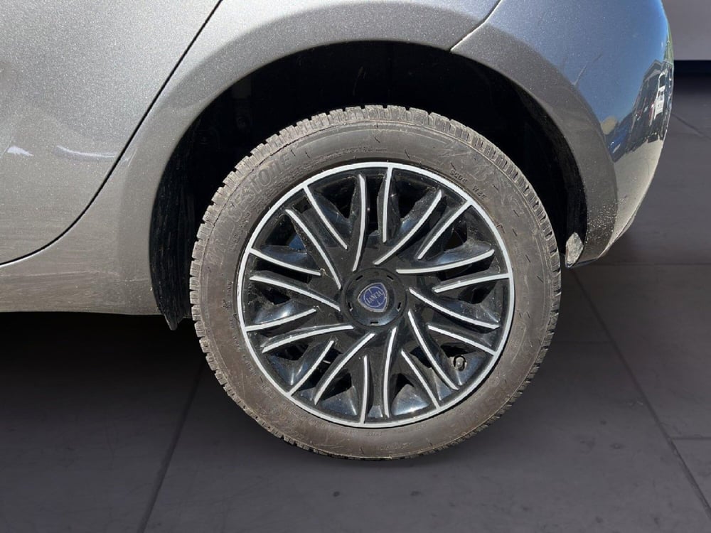 Lancia Ypsilon usata a Torino (8)