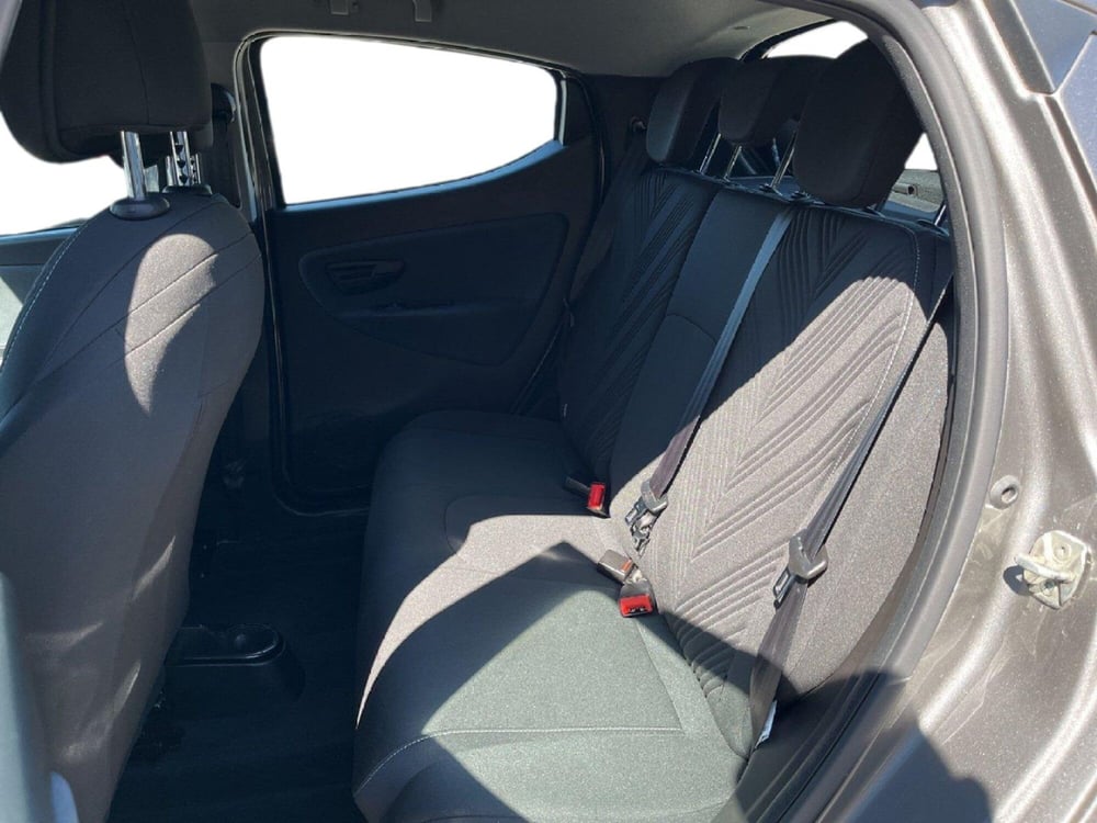 Lancia Ypsilon usata a Torino (9)