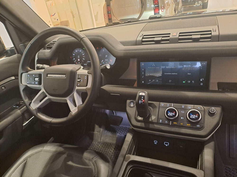 Land Rover Defender usata a Pavia (4)