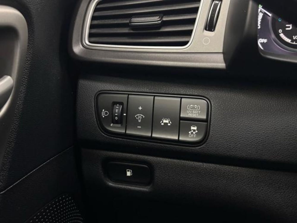 Kia Niro usata a Como (11)