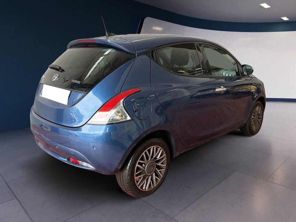 Lancia Ypsilon usata a Torino (4)