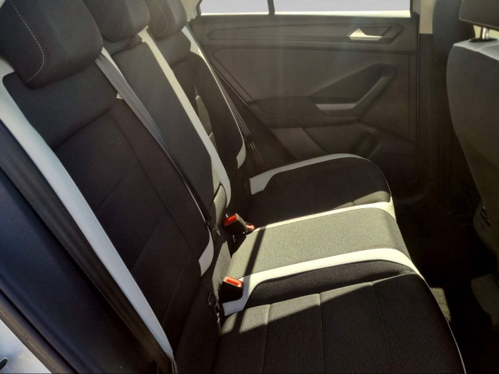 Volkswagen T-Roc usata a Livorno (11)