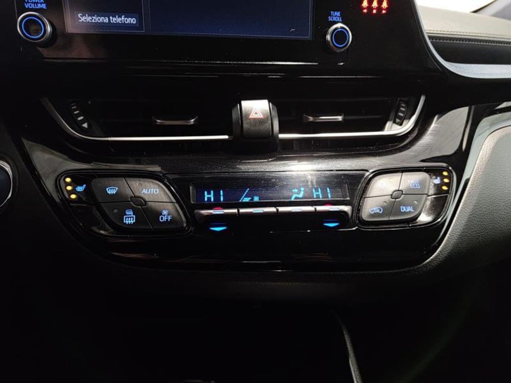 Toyota Toyota C-HR usata a Genova (16)
