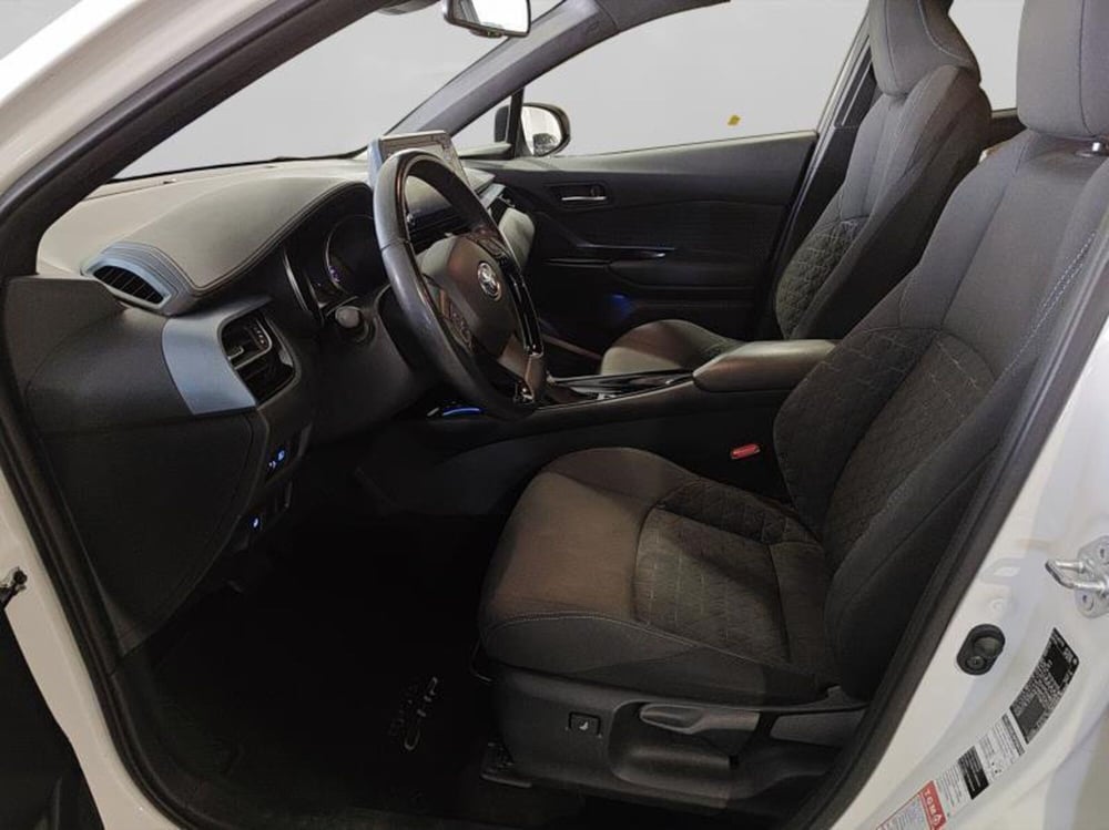 Toyota Toyota C-HR usata a Genova (9)