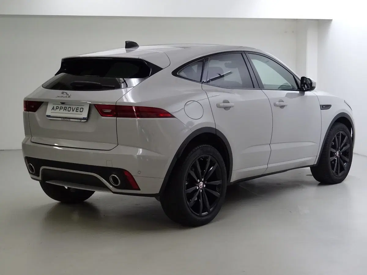 Jaguar E-Pace usata a Como (2)