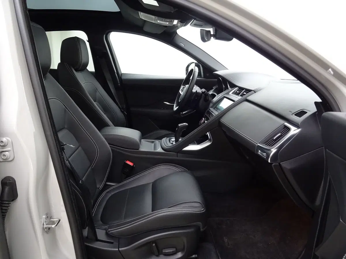 Jaguar E-Pace usata a Como (3)