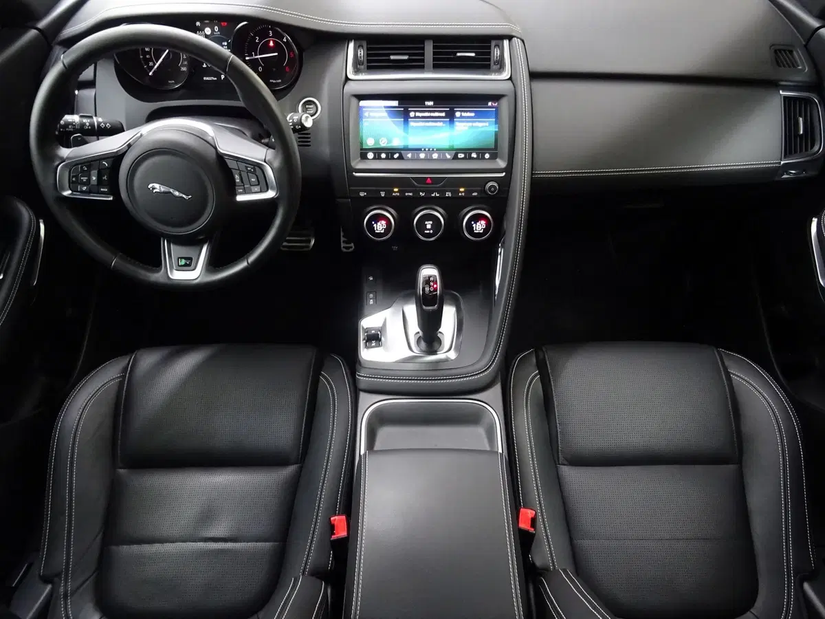 Jaguar E-Pace usata a Como (4)