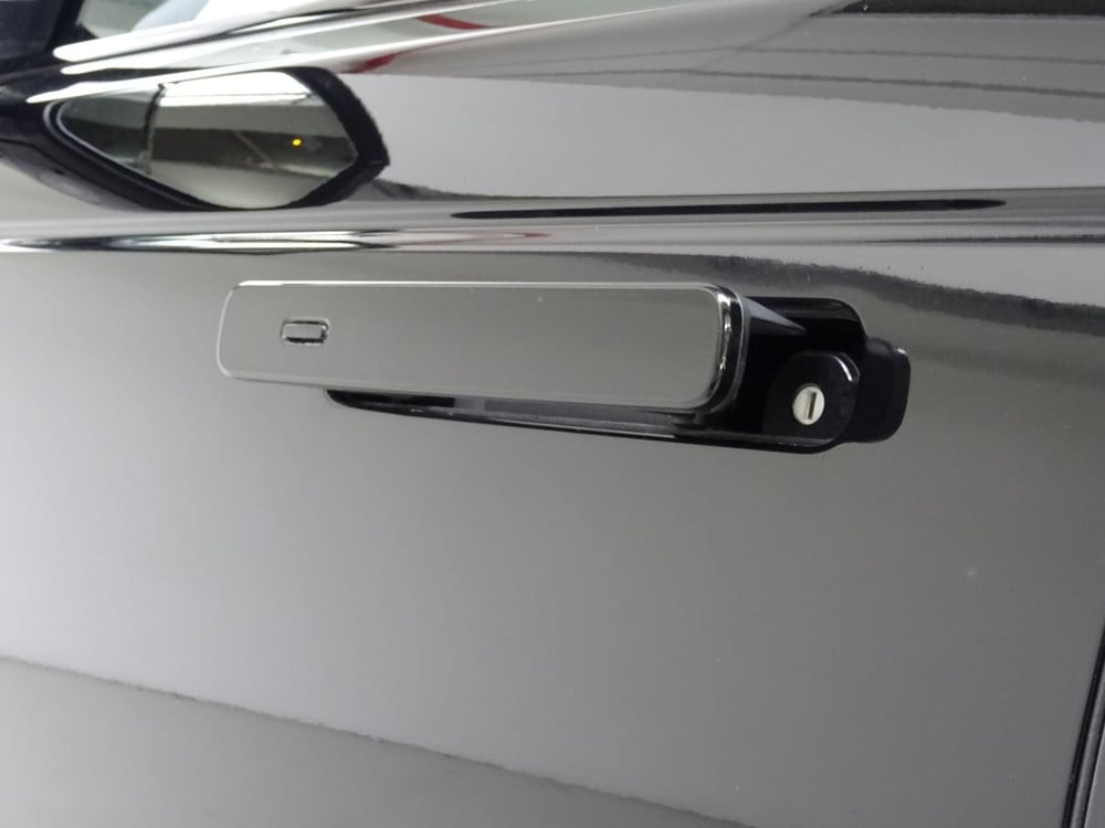 Land Rover Range Rover Velar usata a Como (11)
