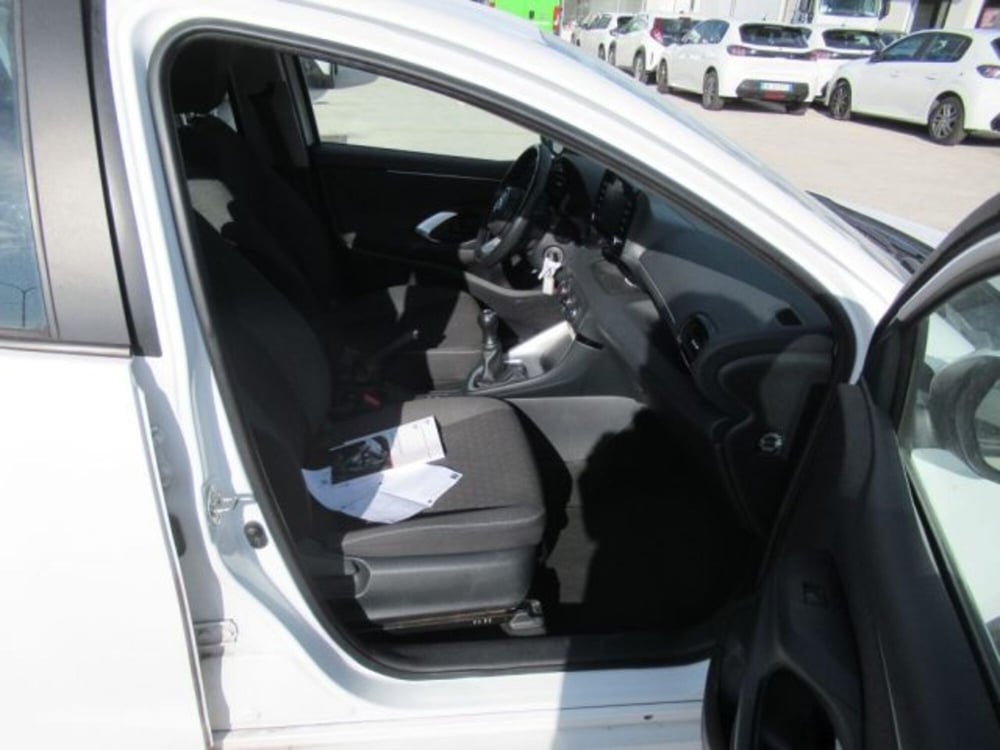 Toyota Yaris usata a Livorno (6)