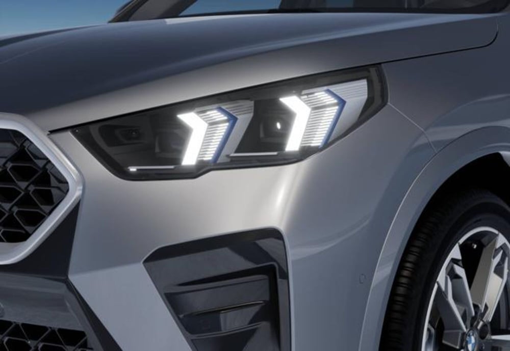 BMW X2 nuova a Modena (7)