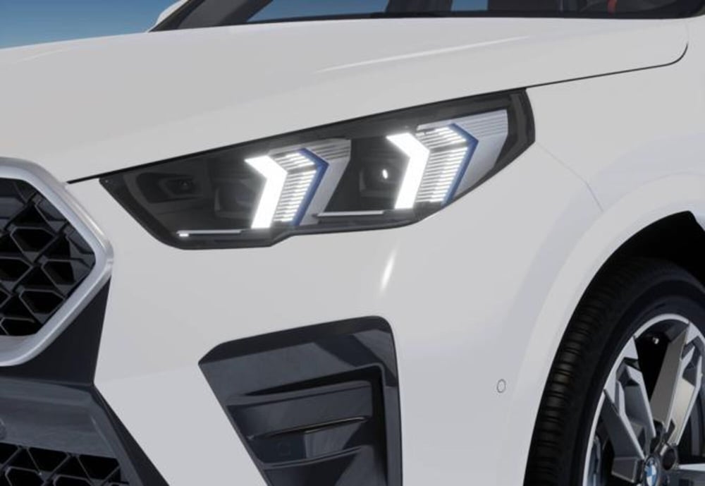 BMW X2 nuova a Modena (7)