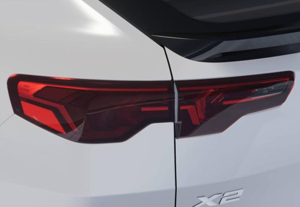 BMW X2 nuova a Modena (9)