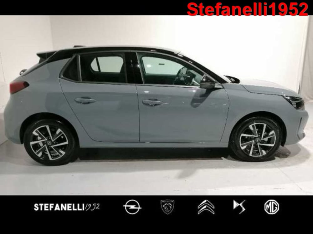 Opel Corsa nuova a Bologna (2)