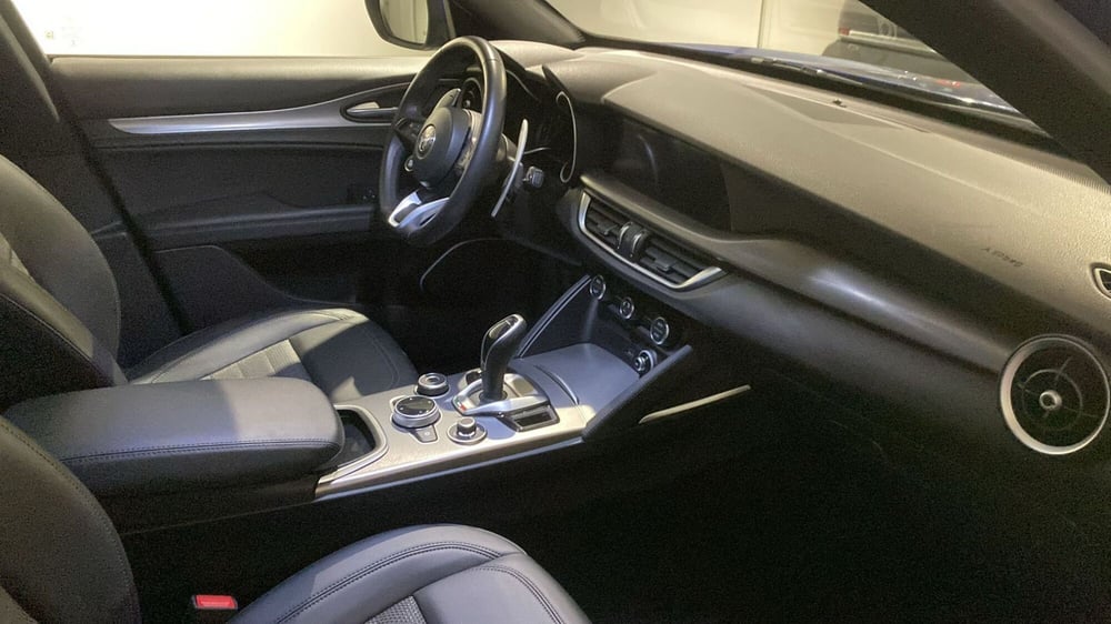 Alfa Romeo Stelvio usata a Bergamo (9)