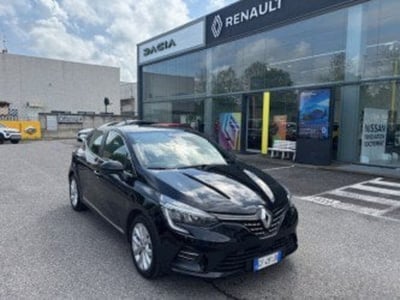 Renault Clio Full Hybrid E-Tech 140 CV 5 porte Intens del 2021 usata a Treviglio