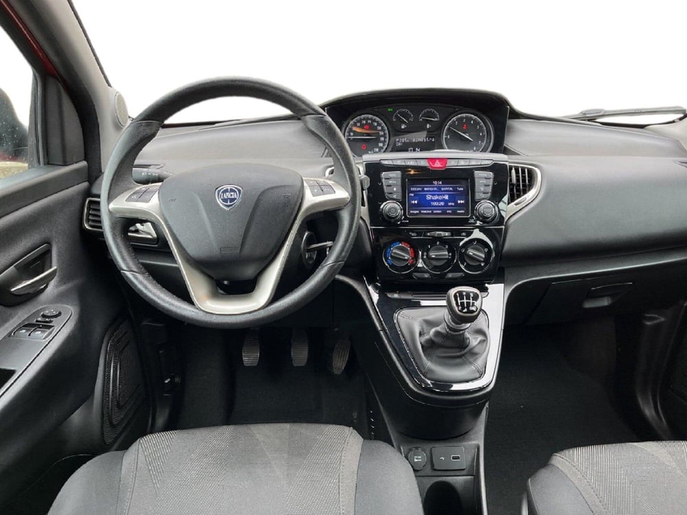 Lancia Ypsilon usata a Torino (11)