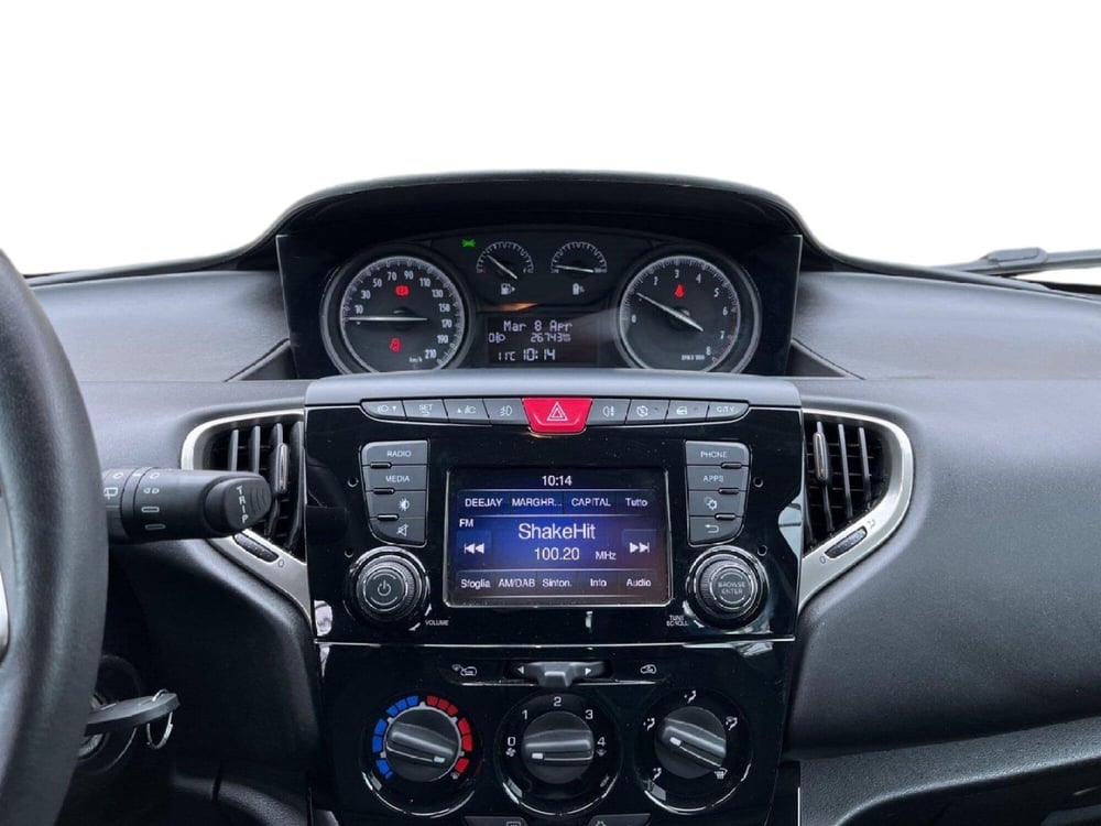 Lancia Ypsilon usata a Torino (13)