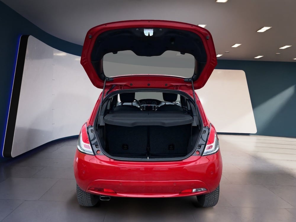 Lancia Ypsilon usata a Torino (7)