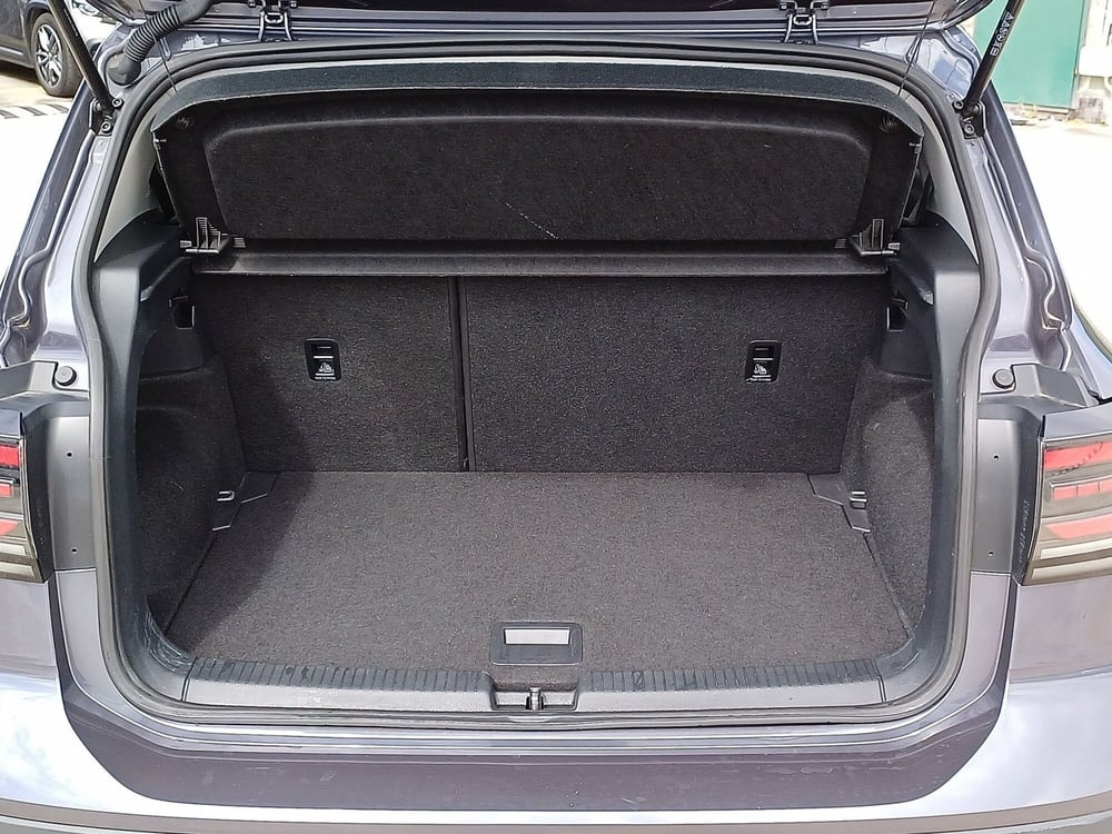 Volkswagen T-Cross usata  (12)