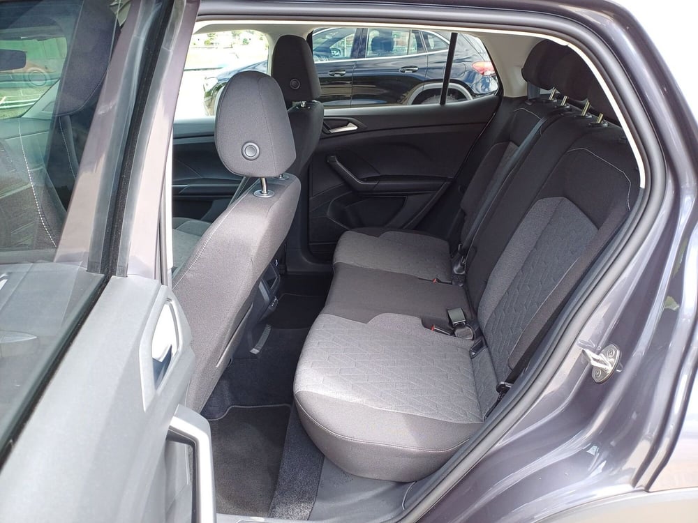 Volkswagen T-Cross usata  (7)