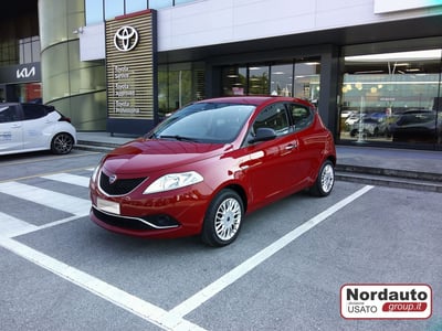 Lancia Ypsilon 1.2 69 CV 5 porte Silver del 2016 usata a Montebelluna