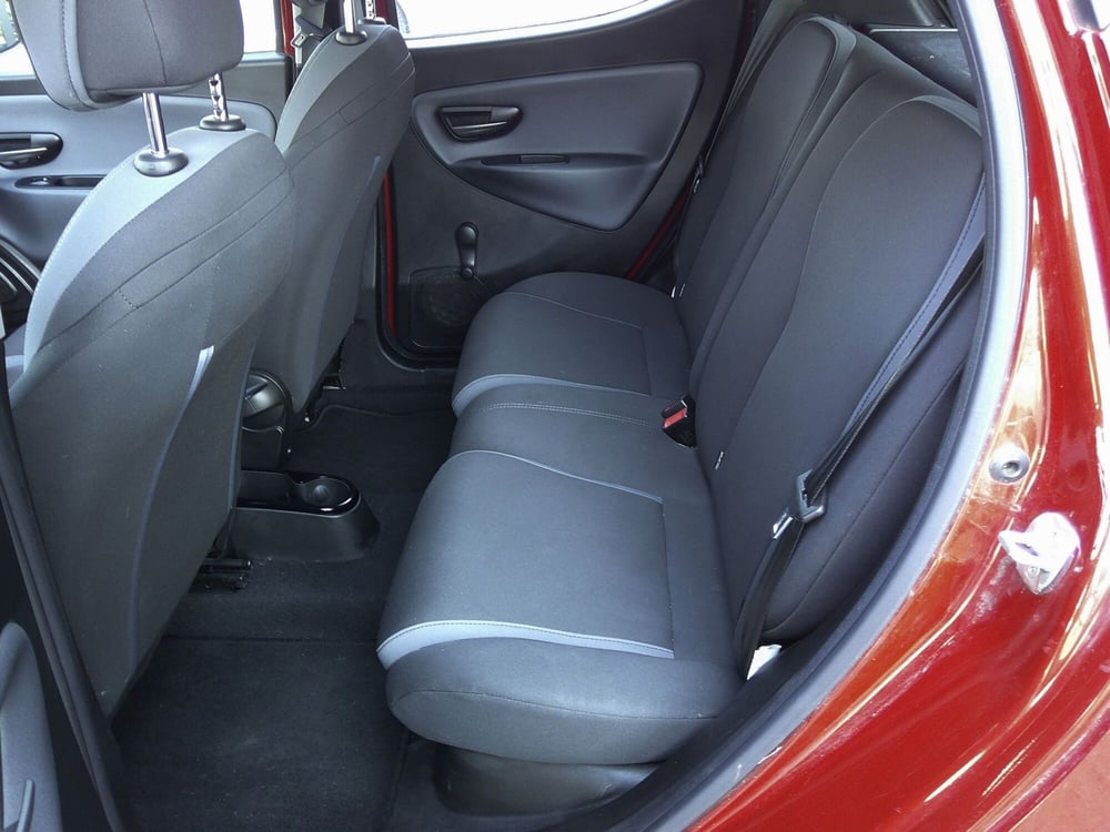 Lancia Ypsilon usata a Treviso (13)
