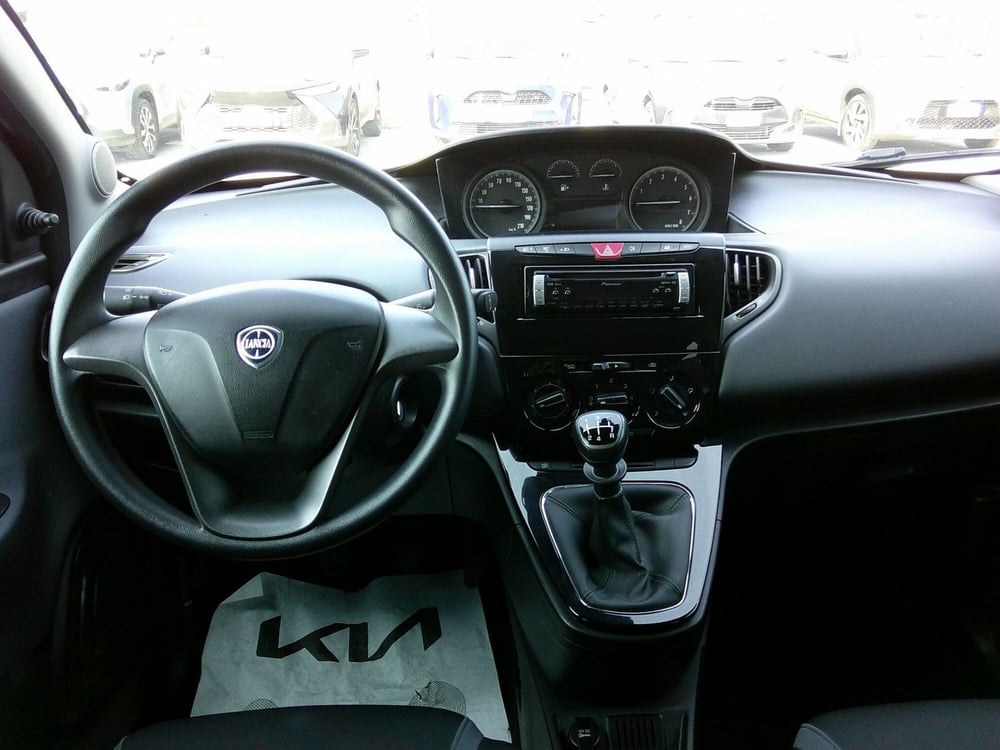 Lancia Ypsilon usata a Treviso (15)