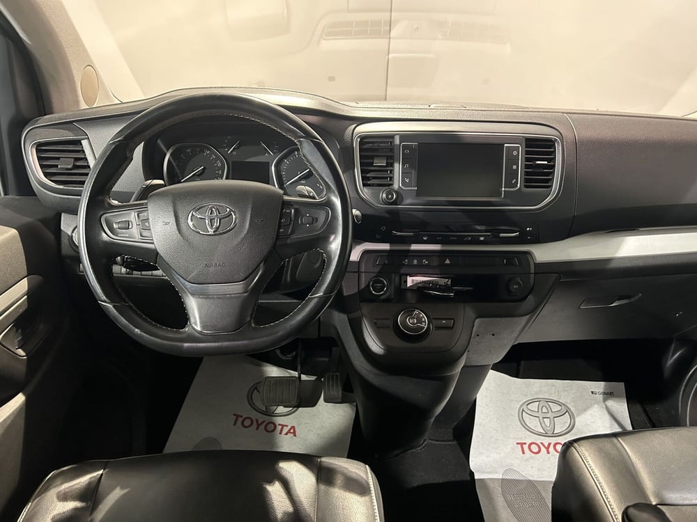 Toyota Proace Verso usata a Milano (10)