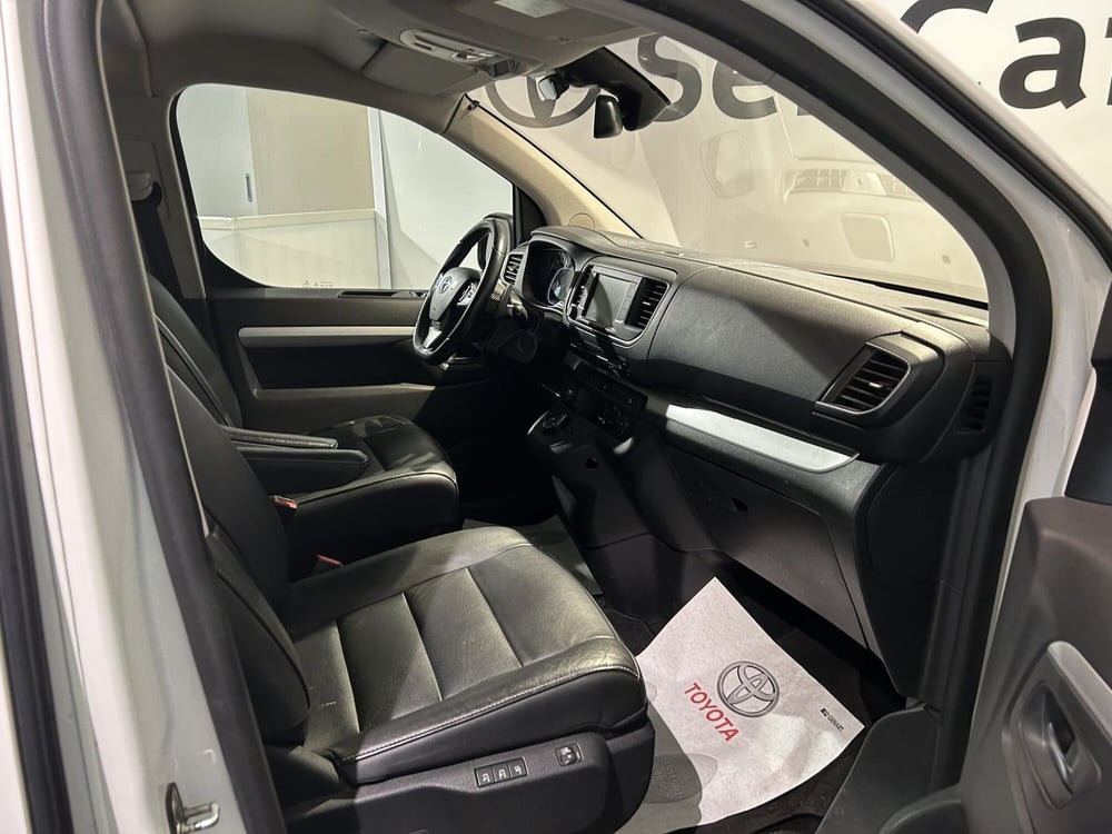 Toyota Proace Verso usata a Milano (12)